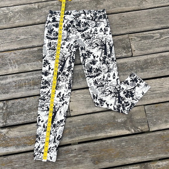 Zara Trafaluc Silhouette Pattern Cropped Pants - Picture 8 of 9